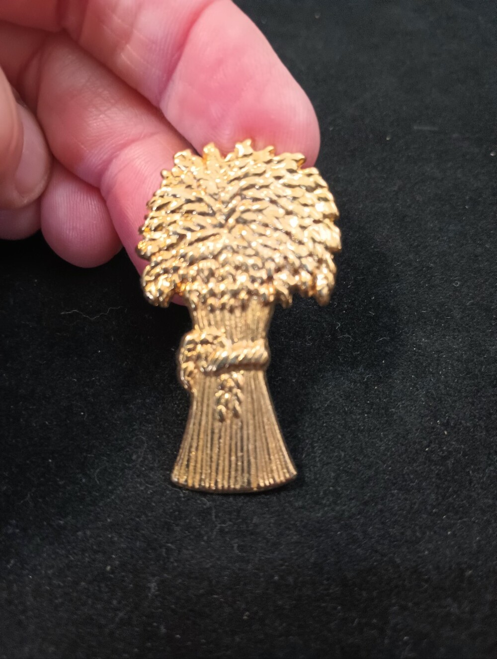 Vintage 70s Sheaf of Wheat Harvest Brooch